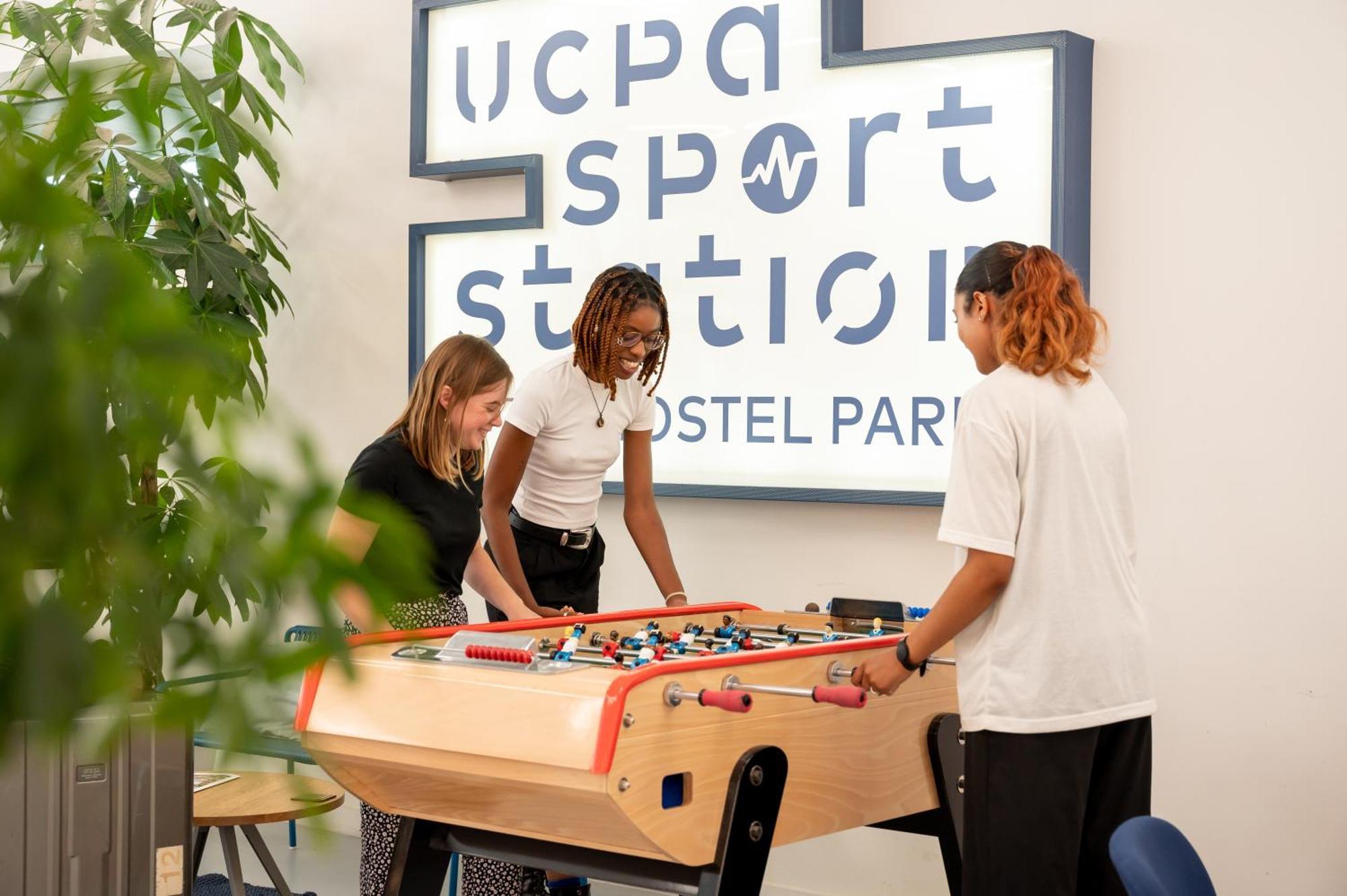 Ucpa Sport Station Hostel Parijs Buitenkant foto